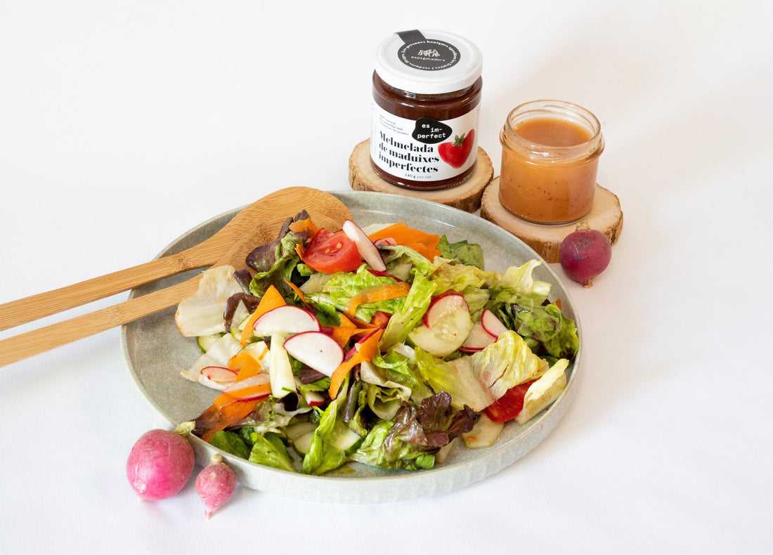 Ensalada con vinagreta de mermelada de fresas