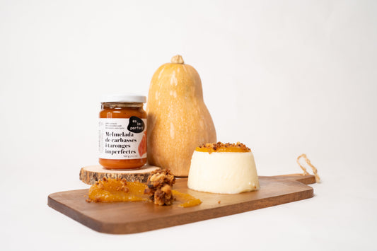 Magnífica receta de Panna Cotta con mermelada de naranja y calabaza es im-perfect® que ¡te transportará directamente en otoño en cualquier momento del año!